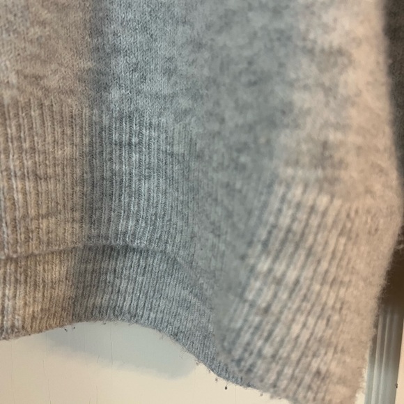 Vince Camuto Light Gray Crew Neck Sweater - Picture 3 of 4